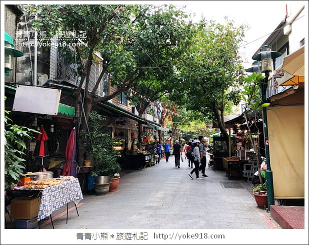 台南景點》府中街商圈.2元黑輪.好玩椪糖DIY~府中街孔廟商圈散步去 @青青小熊*旅遊札記 台南景點》府中街商圈.2元黑輪.好玩椪糖DIY~府中街孔廟商圈散步去 @青青小熊*旅遊札記