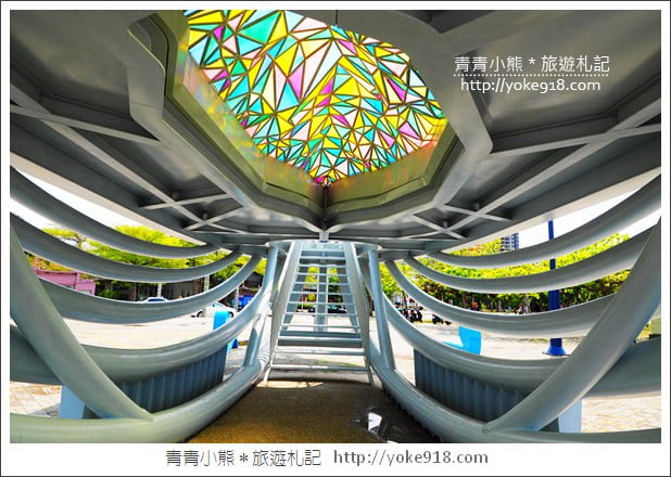 台南景點》大魚的祝福．安平新地標~巨大的鯨魚白天夜晚都美麗 @青青小熊＊旅遊札記