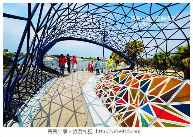台南景點》大魚的祝福.安平新地標~巨大的鯨魚白天夜晚都美麗 @青青小熊*旅遊札記 台南景點》大魚的祝福.安平新地標~巨大的鯨魚白天夜晚都美麗 @青青小熊*旅遊札記