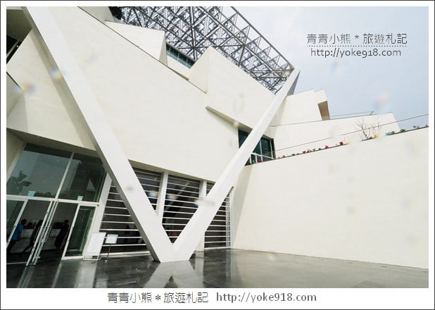 台南景點》台南美術館二館.台南市區新地標~超美的新藝文空間 @青青小熊*旅遊札記 台南景點》台南美術館二館.台南市區新地標~超美的新藝文空間 @青青小熊*旅遊札記