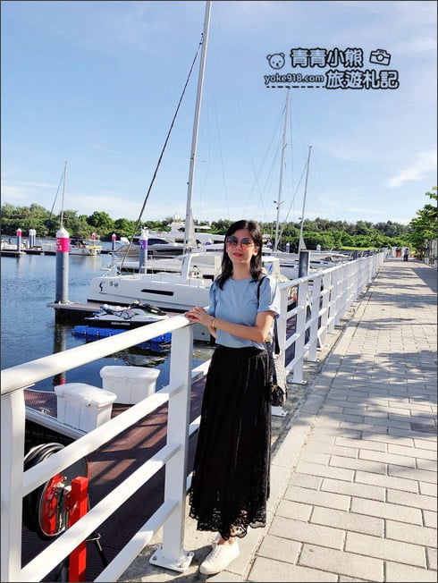 台南景點》安平亞果遊艇碼頭．來這吹吹風喝咖啡，宛如置身黃金海岸 @青青小熊＊旅遊札記