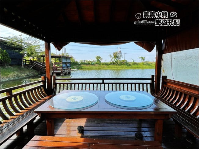 台南景點》水瀨閣．有著水上木屋的海鮮餐廳~還可以玩沙餵魚，聚會好去處 @青青小熊＊旅遊札記