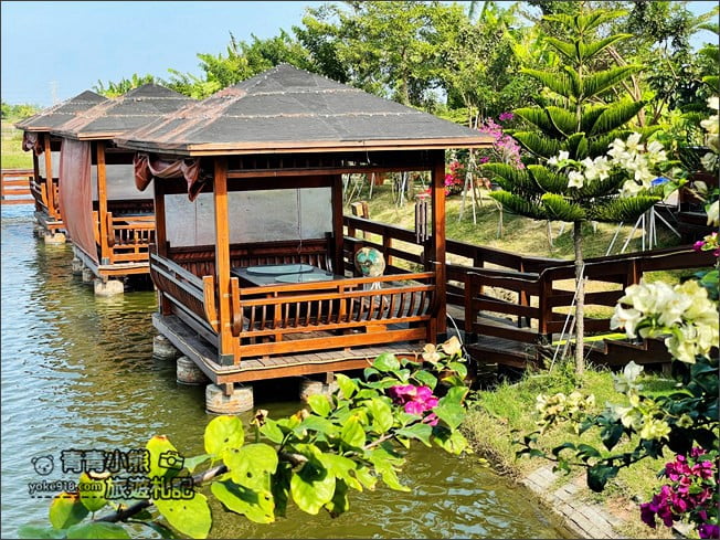 台南景點》水瀨閣．有著水上木屋的海鮮餐廳~還可以玩沙餵魚，聚會好去處 @青青小熊＊旅遊札記