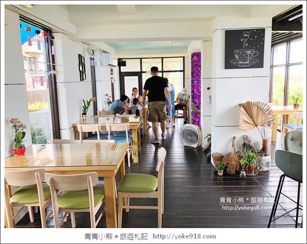 宜蘭頭城景點》蘫咖啡．可以看到龜山島的海景咖啡廳~湛藍大海好迷人 @青青小熊＊旅遊札記