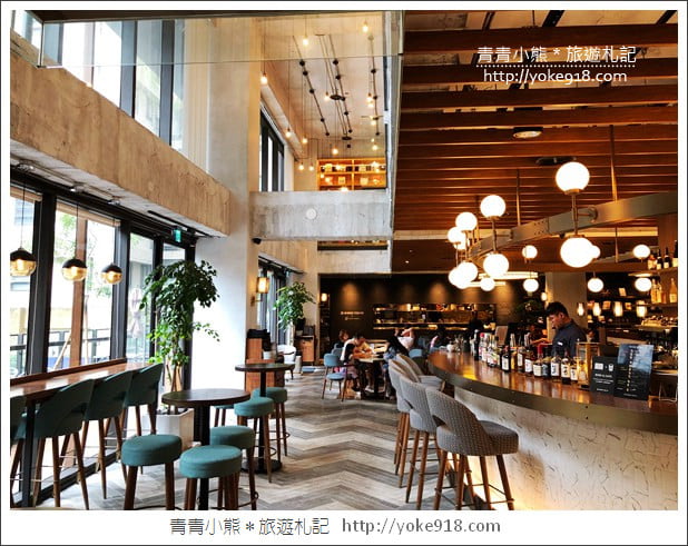 台中景點》全台最美的蔦屋書店TSUTAYA BOOKSTORE~旁邊還有好吃的吳寶春麵店 @青青小熊＊旅遊札記