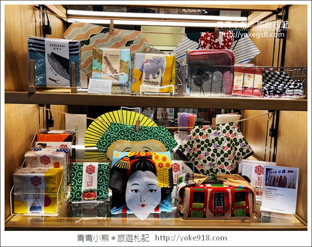 台中景點》全台最美的蔦屋書店TSUTAYA BOOKSTORE~旁邊還有好吃的吳寶春麵店 @青青小熊＊旅遊札記
