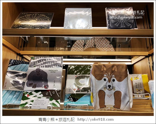 台中景點》全台最美的蔦屋書店TSUTAYA BOOKSTORE~旁邊還有好吃的吳寶春麵店 @青青小熊＊旅遊札記