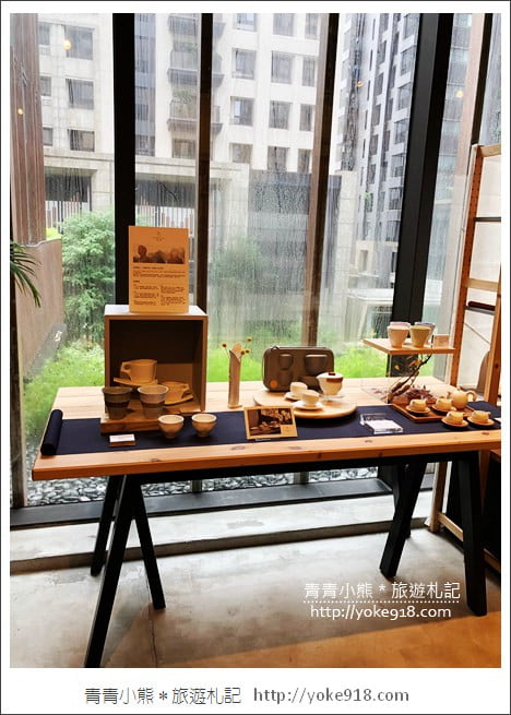 台中景點》全台最美的蔦屋書店TSUTAYA BOOKSTORE~旁邊還有好吃的吳寶春麵店 @青青小熊＊旅遊札記