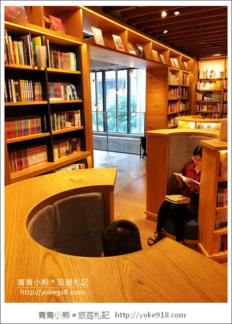 台中景點》全台最美的蔦屋書店TSUTAYA BOOKSTORE~旁邊還有好吃的吳寶春麵店 @青青小熊＊旅遊札記