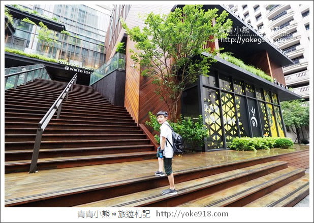 台中景點》全台最美的蔦屋書店TSUTAYA BOOKSTORE~旁邊還有好吃的吳寶春麵店 @青青小熊＊旅遊札記