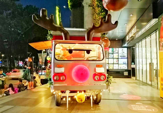 台中景點》勤美聖誕村．勤美誠品綠園道~麋路公車、樹屋好聖誕 @青青小熊＊旅遊札記
