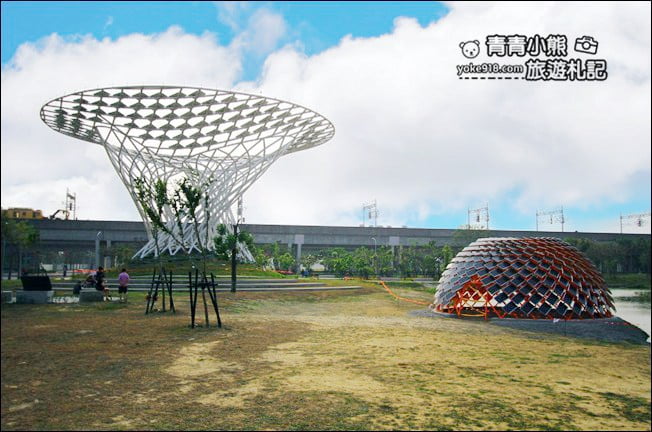 台南新景點》綠能科技示範場域．超巨大的小鹿斑比、太陽能樹，放大版的裝置藝術 @青青小熊＊旅遊札記