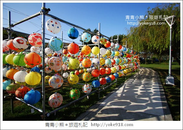 台中景點》東勢燈會．3000顆客家彩燈籠~打造鯉魚迷宮好迷人 @青青小熊＊旅遊札記