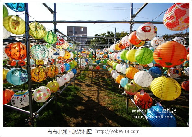 台中景點》東勢燈會．3000顆客家彩燈籠~打造鯉魚迷宮好迷人 @青青小熊＊旅遊札記