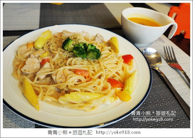 新竹景點》峨眉貨櫃89咖啡.漫步彩虹貨櫃隧道~情侶約會拍照景點 @青青小熊*旅遊札記 新竹景點》峨眉貨櫃89咖啡.漫步彩虹貨櫃隧道~情侶約會拍照景點 @青青小熊*旅遊札記