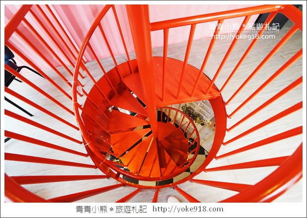 新竹景點》峨眉貨櫃89咖啡.漫步彩虹貨櫃隧道~情侶約會拍照景點 @青青小熊*旅遊札記 新竹景點》峨眉貨櫃89咖啡.漫步彩虹貨櫃隧道~情侶約會拍照景點 @青青小熊*旅遊札記