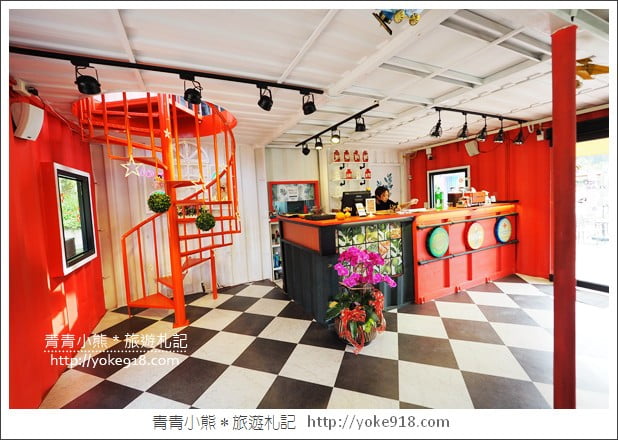 新竹景點》峨眉貨櫃89咖啡.漫步彩虹貨櫃隧道~情侶約會拍照景點 @青青小熊*旅遊札記 新竹景點》峨眉貨櫃89咖啡.漫步彩虹貨櫃隧道~情侶約會拍照景點 @青青小熊*旅遊札記