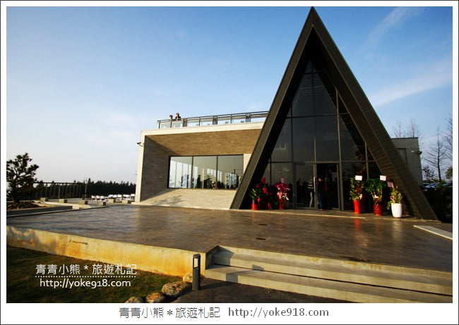 台中沙鹿新景點》黑森林景觀咖啡.台中最新夜景餐廳~三角建築好吸睛 @青青小熊*旅遊札記 台中沙鹿新景點》黑森林景觀咖啡.台中最新夜景餐廳~三角建築好吸睛 @青青小熊*旅遊札記