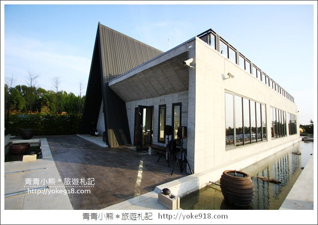 台中沙鹿新景點》黑森林景觀咖啡.台中最新夜景餐廳~三角建築好吸睛 @青青小熊*旅遊札記 台中沙鹿新景點》黑森林景觀咖啡.台中最新夜景餐廳~三角建築好吸睛 @青青小熊*旅遊札記