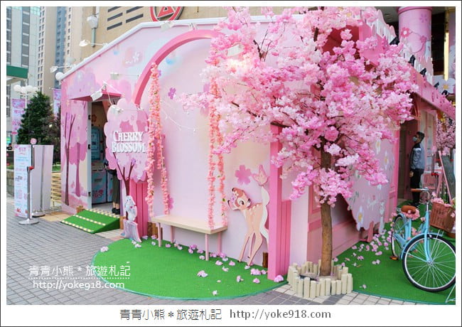 台中景點》Disney櫻花季期間限定店．來去找可愛的小飛象拍照去 @青青小熊＊旅遊札記