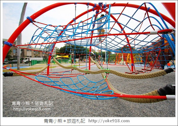 彰化新景點》兒童公園共融遊戲場．親子出遊推薦~有爬網山丘.遊戲城堡.沙坑超好玩 @青青小熊＊旅遊札記