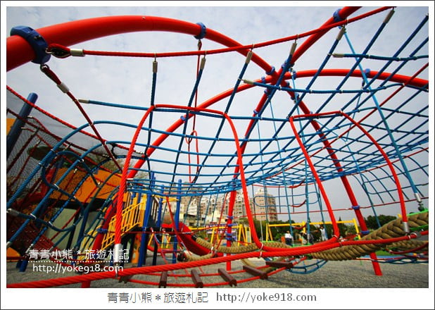 彰化新景點》兒童公園共融遊戲場.親子出遊推薦~有爬網山丘.遊戲城堡.沙坑超好玩 @青青小熊*旅遊札記 彰化新景點》兒童公園共融遊戲場.親子出遊推薦~有爬網山丘.遊戲城堡.沙坑超好玩 @青青小熊*旅遊札記