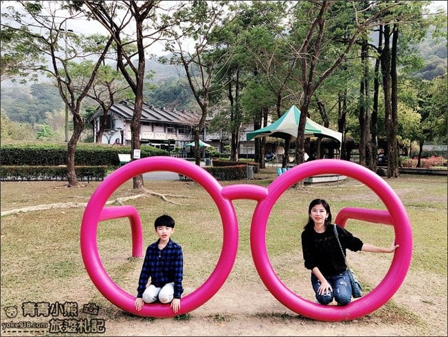屏東景點》涼山遊憩區．發現哈比人村莊/彩虹巴士站~好玩好拍景點 @青青小熊＊旅遊札記