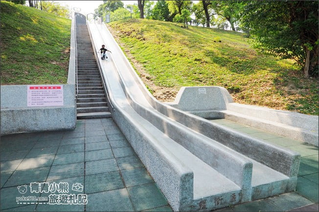 台中景點》太平九二一震災紀念公園．台中最長磨石子溜滑梯，刺激又好玩 @青青小熊＊旅遊札記