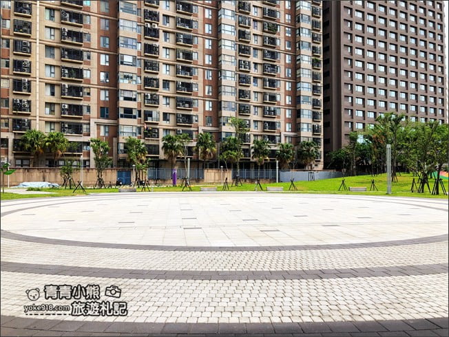 桃園景點》台茂購物中心最新台茂公園-戶外兒童共融遊戲場 @青青小熊＊旅遊札記
