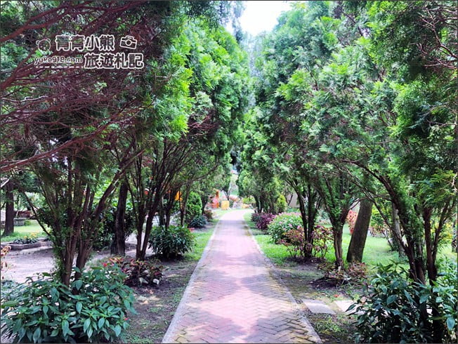 台中景點》鐵道之鄉酒莊．巨大造景好好拍~后豐鐵馬道旁的可愛酒莊 @青青小熊＊旅遊札記
