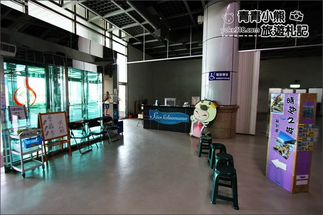 高雄景點》時空之城天台圖龍3D彩繪.最大的立體彩繪(詩舒曼蠶絲文化園區) @青青小熊*旅遊札記 高雄景點》時空之城天台圖龍3D彩繪.最大的立體彩繪(詩舒曼蠶絲文化園區) @青青小熊*旅遊札記