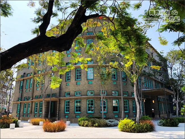 嘉義新景點》嘉義市立美術館．新與舊的融合之美~文青景點這裡拍 @青青小熊＊旅遊札記
