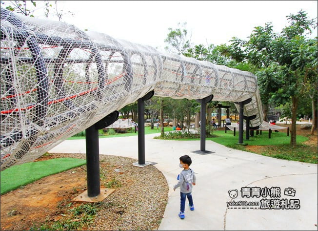 台中大甲景點》鐵砧山雕塑公園．親子同遊推薦~超多兒童遊樂設施&1:1模型盒 @青青小熊＊旅遊札記