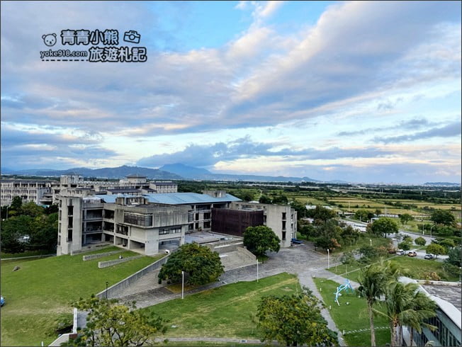 台東景點》台東大學圖書館。巨大書本的知識金字塔~人氣必拍亮點 @青青小熊*旅遊札記 台東景點》台東大學圖書館。巨大書本的知識金字塔~人氣必拍亮點 @青青小熊*旅遊札記