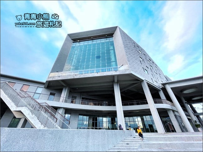 台東景點》台東大學圖書館。巨大書本的知識金字塔~人氣必拍亮點 @青青小熊*旅遊札記 台東景點》台東大學圖書館。巨大書本的知識金字塔~人氣必拍亮點 @青青小熊*旅遊札記