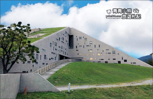 台東景點》台東大學圖書館。巨大書本的知識金字塔~人氣必拍亮點 @青青小熊＊旅遊札記