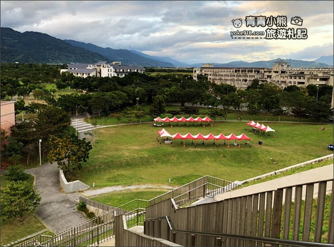 台東景點》台東大學圖書館。巨大書本的知識金字塔~人氣必拍亮點 @青青小熊*旅遊札記 台東景點》台東大學圖書館。巨大書本的知識金字塔~人氣必拍亮點 @青青小熊*旅遊札記