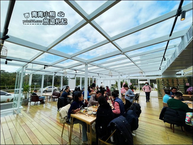 桃園景點》Overthere 白色貨櫃屋咖啡廳，享受陽光好心情~桃園約會好去處 @青青小熊＊旅遊札記