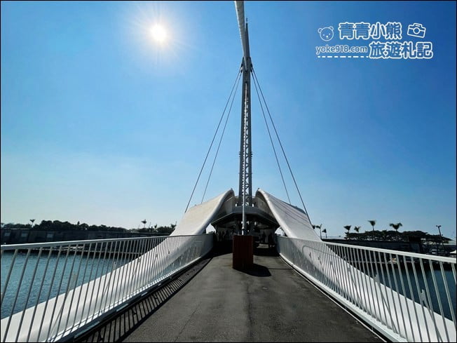高雄新景點》港區大港橋造型優美.全亞洲最大跨港旋轉的大港橋 @青青小熊*旅遊札記 高雄新景點》港區大港橋造型優美.全亞洲最大跨港旋轉的大港橋 @青青小熊*旅遊札記