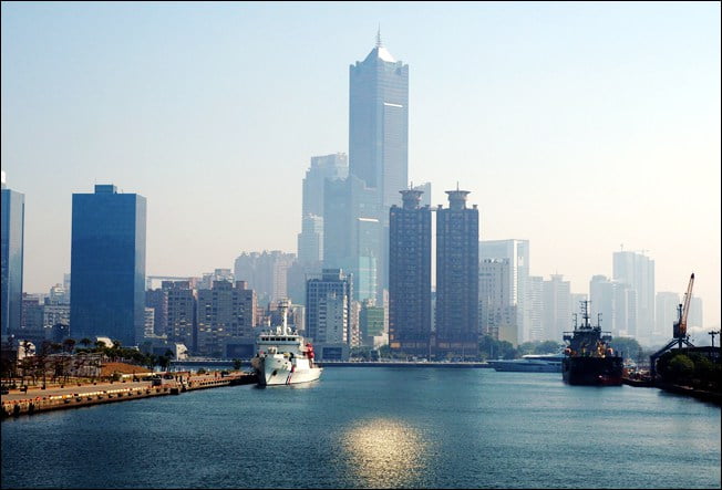 高雄新景點》港區大港橋造型優美.全亞洲最大跨港旋轉的大港橋 @青青小熊*旅遊札記 高雄新景點》港區大港橋造型優美.全亞洲最大跨港旋轉的大港橋 @青青小熊*旅遊札記