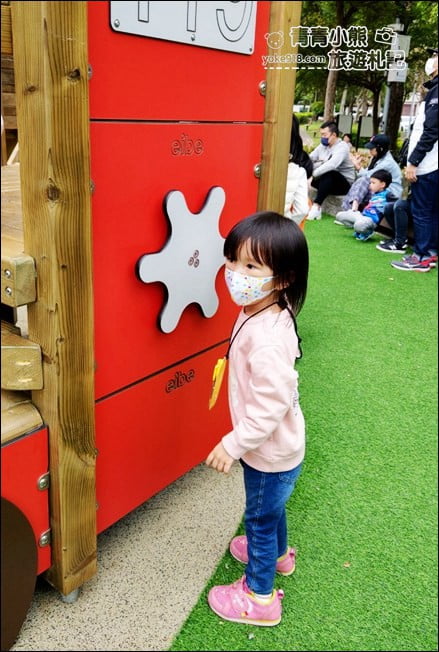 台北內湖景點》湖山六號公園.以消防車為主題的遊樂場,全新改造親子景點 @青青小熊*旅遊札記 台北內湖景點》湖山六號公園.以消防車為主題的遊樂場,全新改造親子景點 @青青小熊*旅遊札記