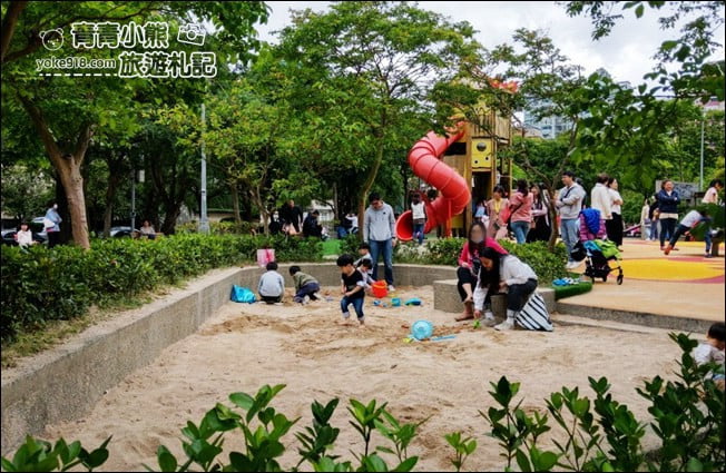 台北內湖景點》湖山六號公園.以消防車為主題的遊樂場,全新改造親子景點 @青青小熊*旅遊札記 台北內湖景點》湖山六號公園.以消防車為主題的遊樂場,全新改造親子景點 @青青小熊*旅遊札記