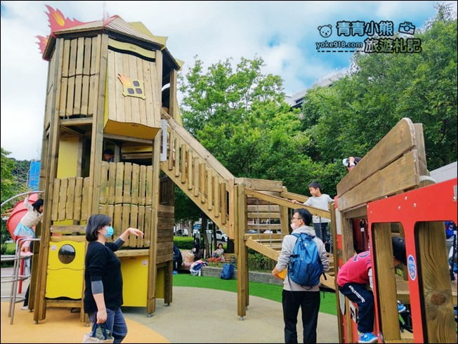 台北內湖景點》湖山六號公園.以消防車為主題的遊樂場,全新改造親子景點 @青青小熊*旅遊札記 台北內湖景點》湖山六號公園.以消防車為主題的遊樂場,全新改造親子景點 @青青小熊*旅遊札記