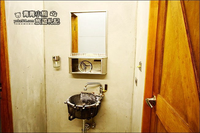 台中新景點》魚刺人雞蛋糕-修車廠店.古董汽車、小車車模型~車迷必訪 @青青小熊*旅遊札記 台中新景點》魚刺人雞蛋糕-修車廠店.古董汽車、小車車模型~車迷必訪 @青青小熊*旅遊札記