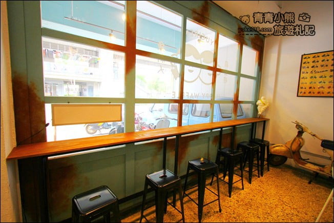 台中新景點》魚刺人雞蛋糕-修車廠店.古董汽車、小車車模型~車迷必訪 @青青小熊*旅遊札記 台中新景點》魚刺人雞蛋糕-修車廠店.古董汽車、小車車模型~車迷必訪 @青青小熊*旅遊札記