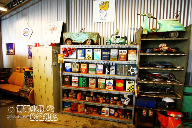 台中新景點》魚刺人雞蛋糕-修車廠店．古董汽車、小車車模型~車迷必訪 @青青小熊＊旅遊札記