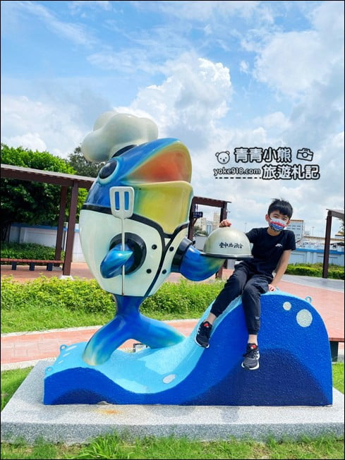 台中景點》梧棲漁港.必拍巨型海洋生物,逛新鮮漁獲吃美食 @青青小熊*旅遊札記 台中景點》梧棲漁港.必拍巨型海洋生物,逛新鮮漁獲吃美食 @青青小熊*旅遊札記