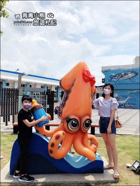 台中景點》梧棲漁港.必拍巨型海洋生物,逛新鮮漁獲吃美食 @青青小熊*旅遊札記 台中景點》梧棲漁港.必拍巨型海洋生物,逛新鮮漁獲吃美食 @青青小熊*旅遊札記