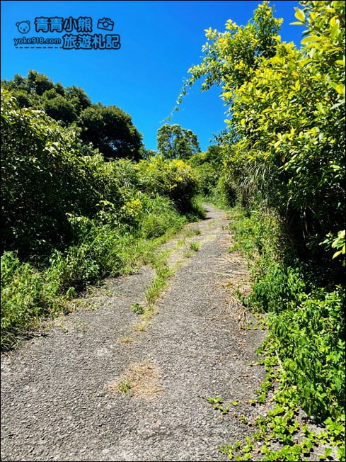 基隆景點》球子山燈塔．秘境賞景步道~走訪白色燈塔，360度欣賞海景 @青青小熊＊旅遊札記