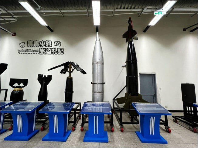 高雄景點》航空教育展示館.好像來到放大版模型室,變裝體驗當個小小飛行員 @青青小熊*旅遊札記 高雄景點》航空教育展示館.好像來到放大版模型室,變裝體驗當個小小飛行員 @青青小熊*旅遊札記